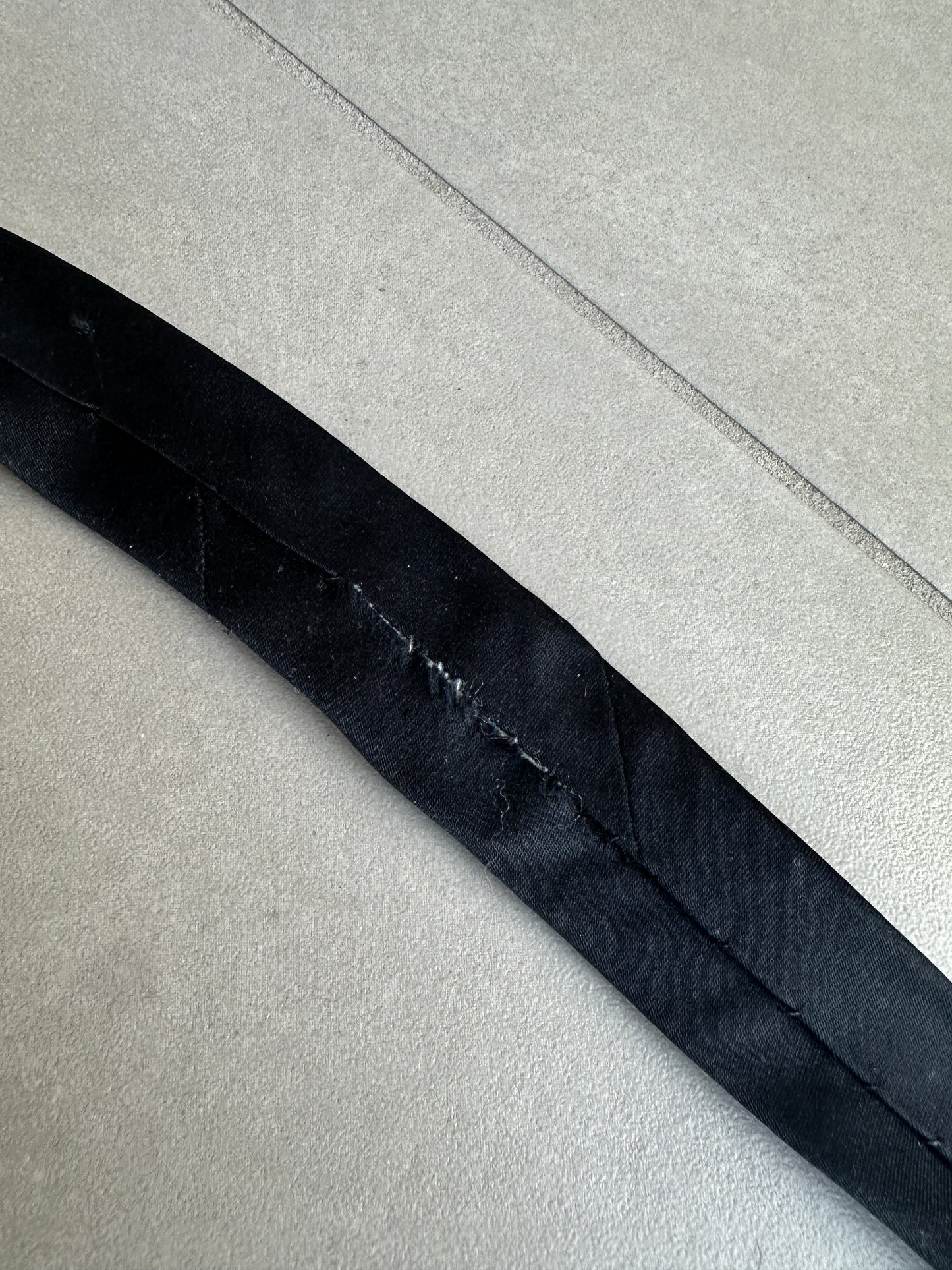 Dior homme AW02 “reflexion” Bee motif tie