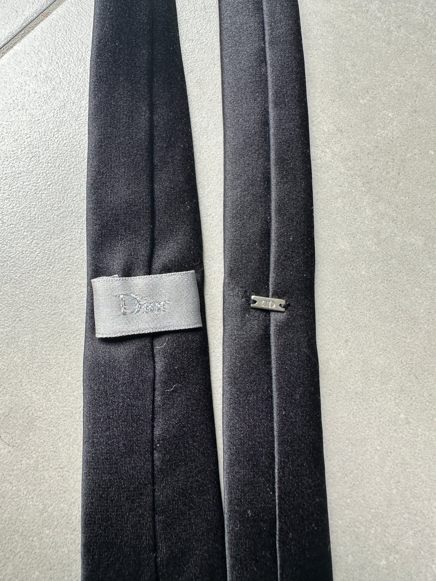 Dior Homme SS04 "Strip” Bee motif skinny Silk tie