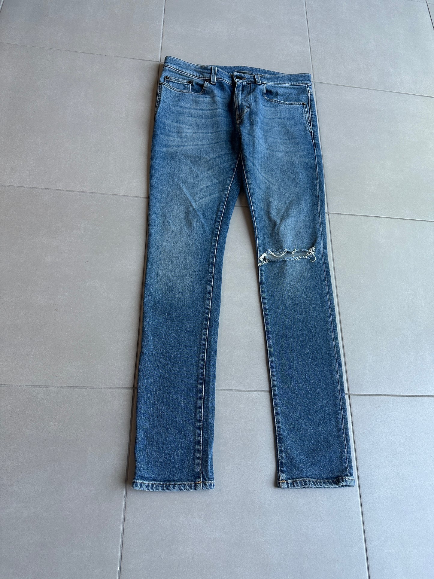 Saint Laurent Paris AW19 D02 washed whiskered distressed denim