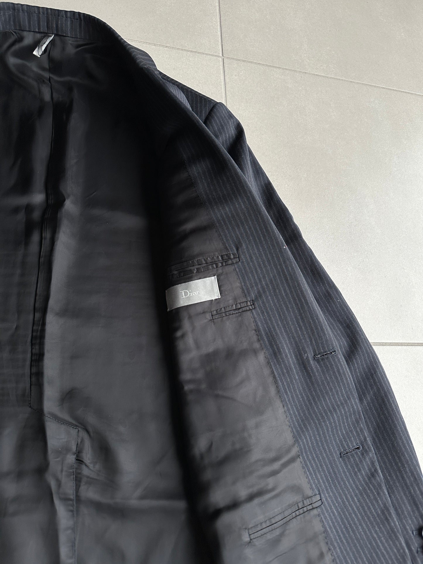 ディオール オム AW07 “Navigate” ピンストライプ ウール スーツ