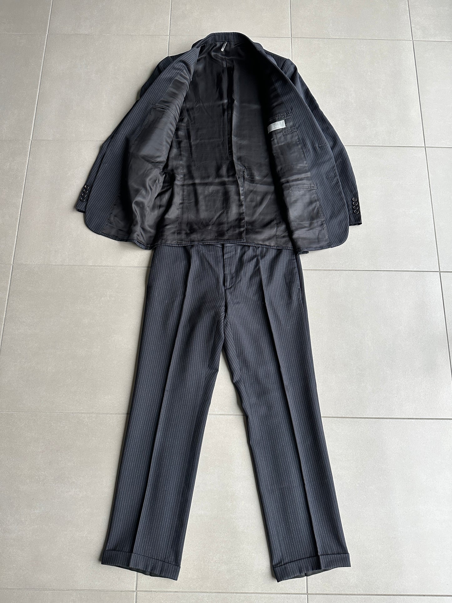 ディオール オム AW07 “Navigate” ピンストライプ ウール スーツ
