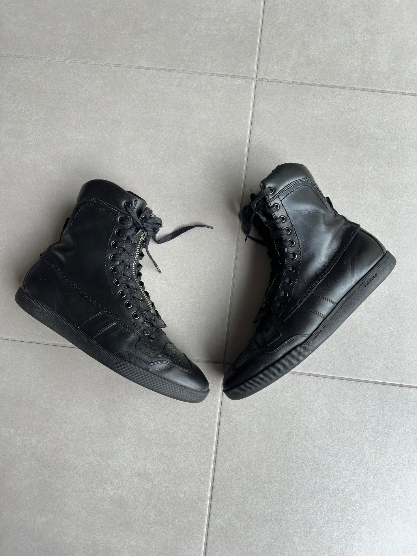 Dior Homme AW04 "Victim of the crime" Leather high-top front zip sneakers