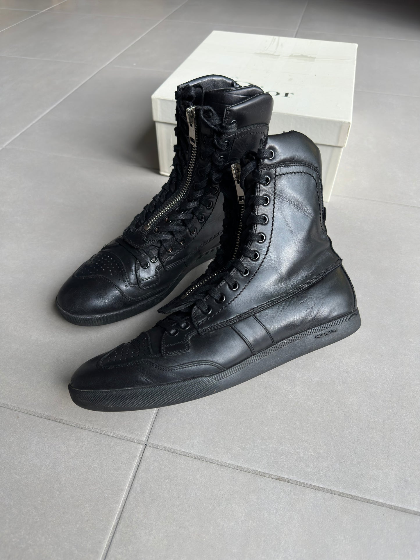 Dior Homme AW04 "Victim of the crime" Leather high-top front zip sneakers