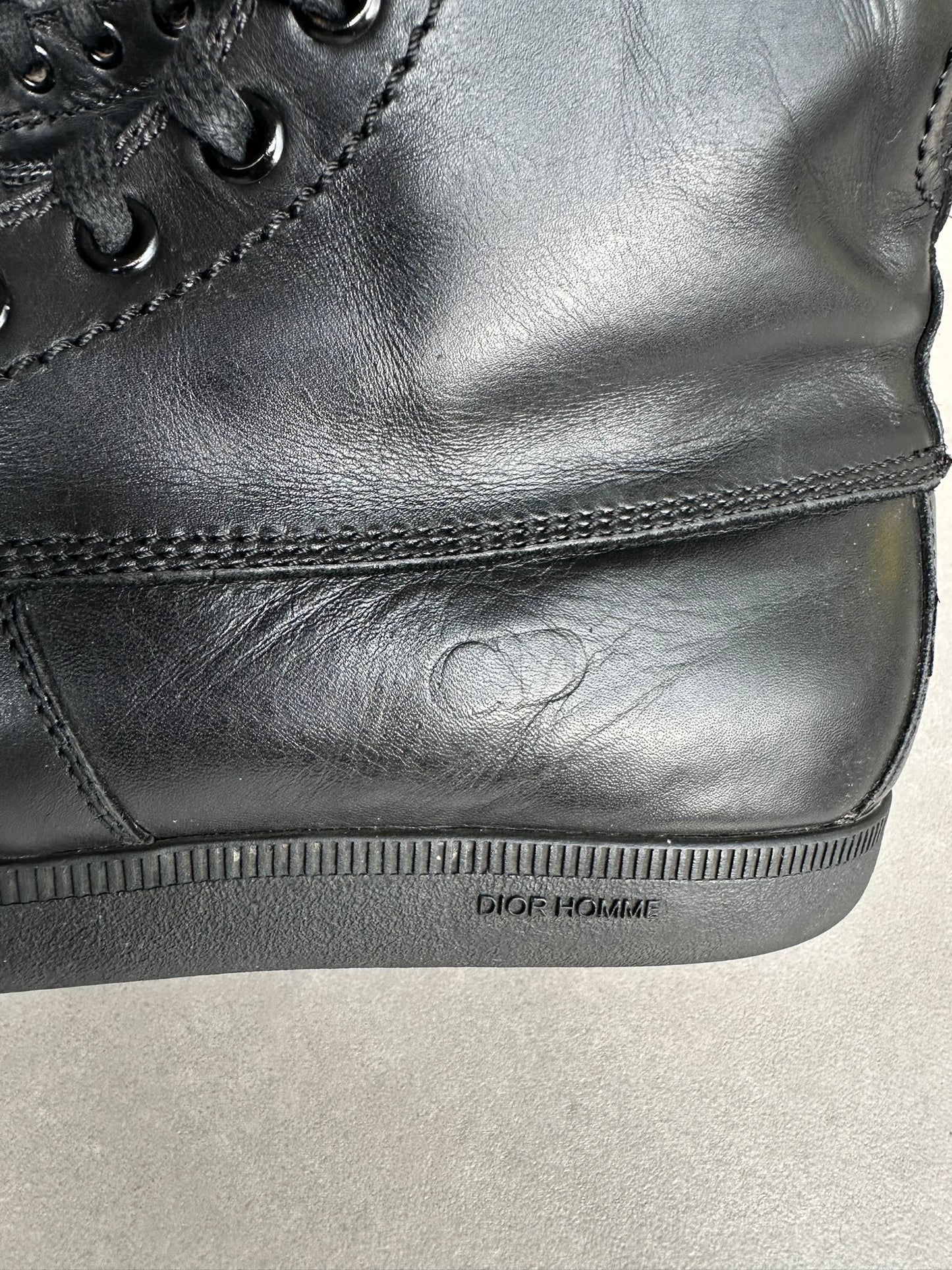 Dior Homme AW04 "Victim of the crime" Leather high-top front zip sneakers