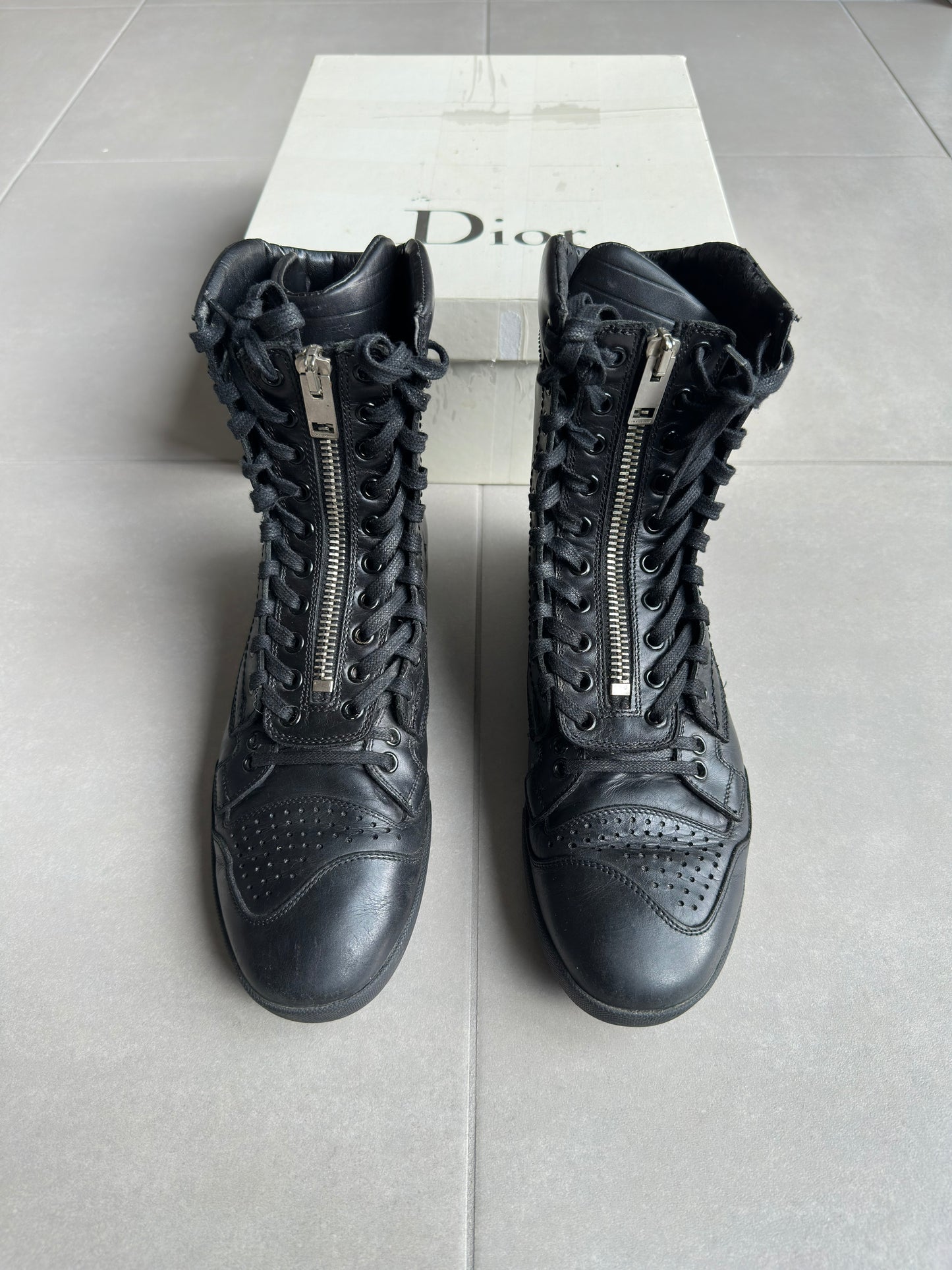 Dior Homme AW04 "Victim of the crime" Leather high-top front zip sneakers