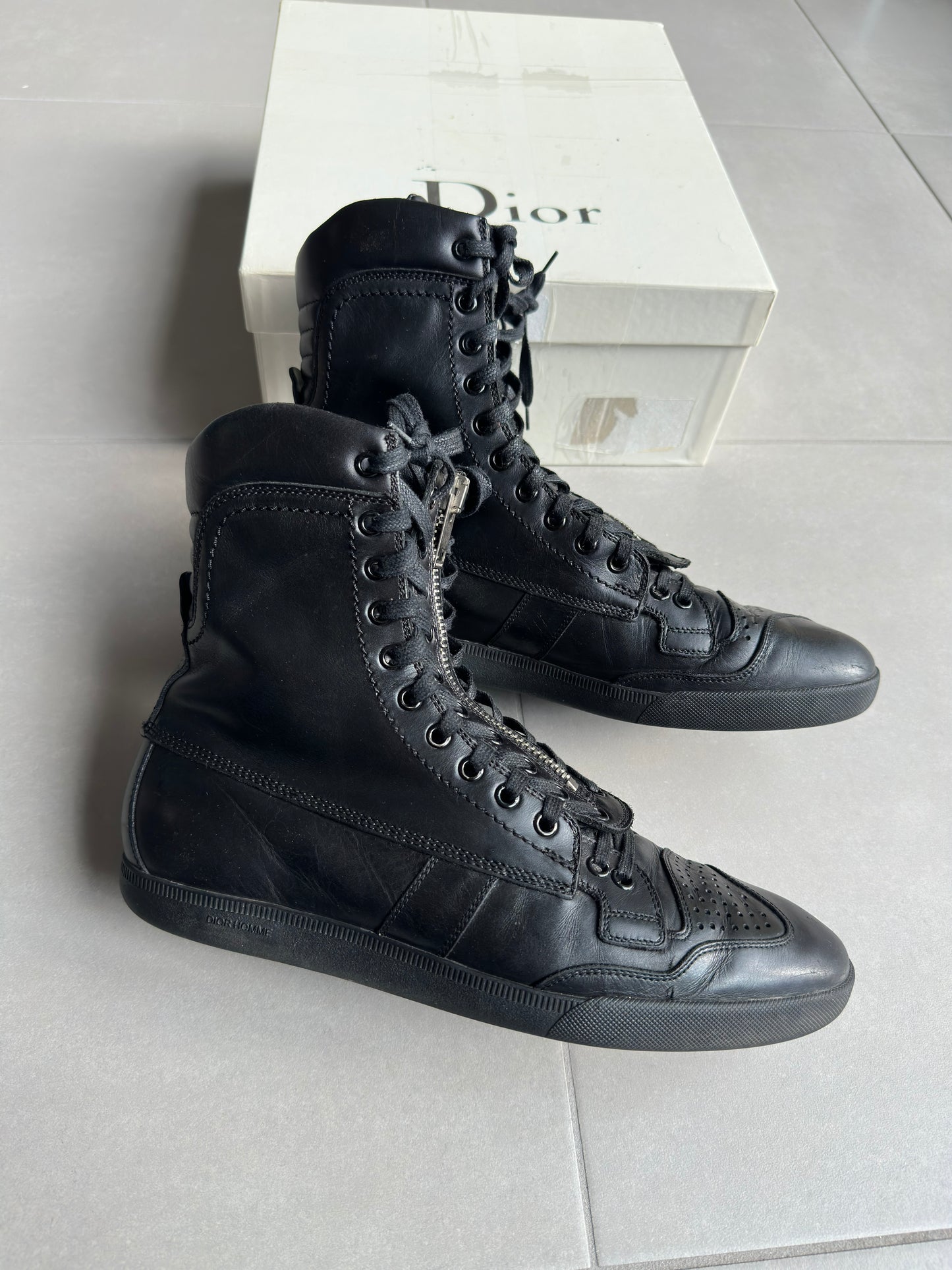 Dior Homme AW04 "Victim of the crime" Leather high-top front zip sneakers