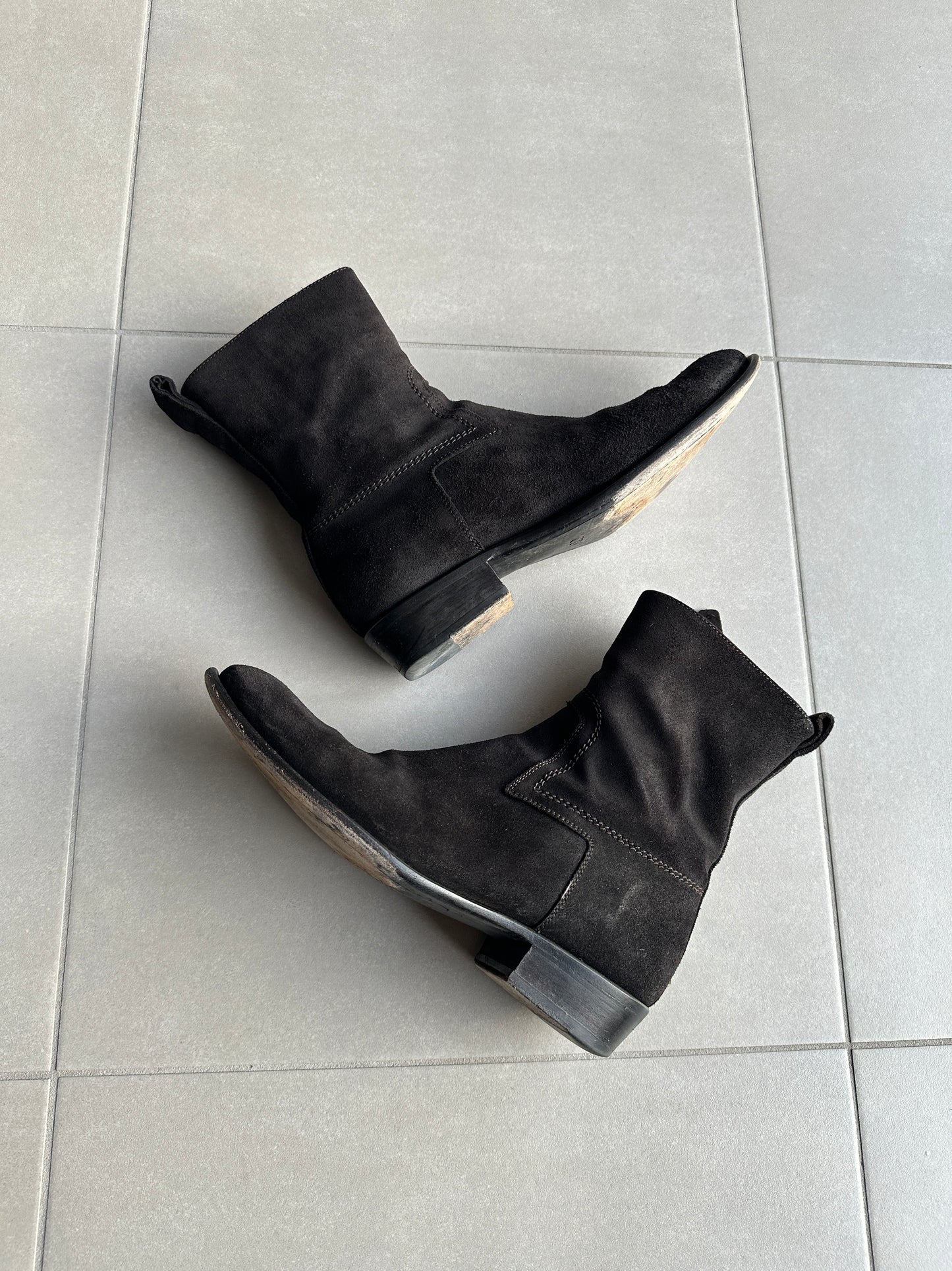 Dior Homme AW07 “Navigate” western Cuban heel suede boots