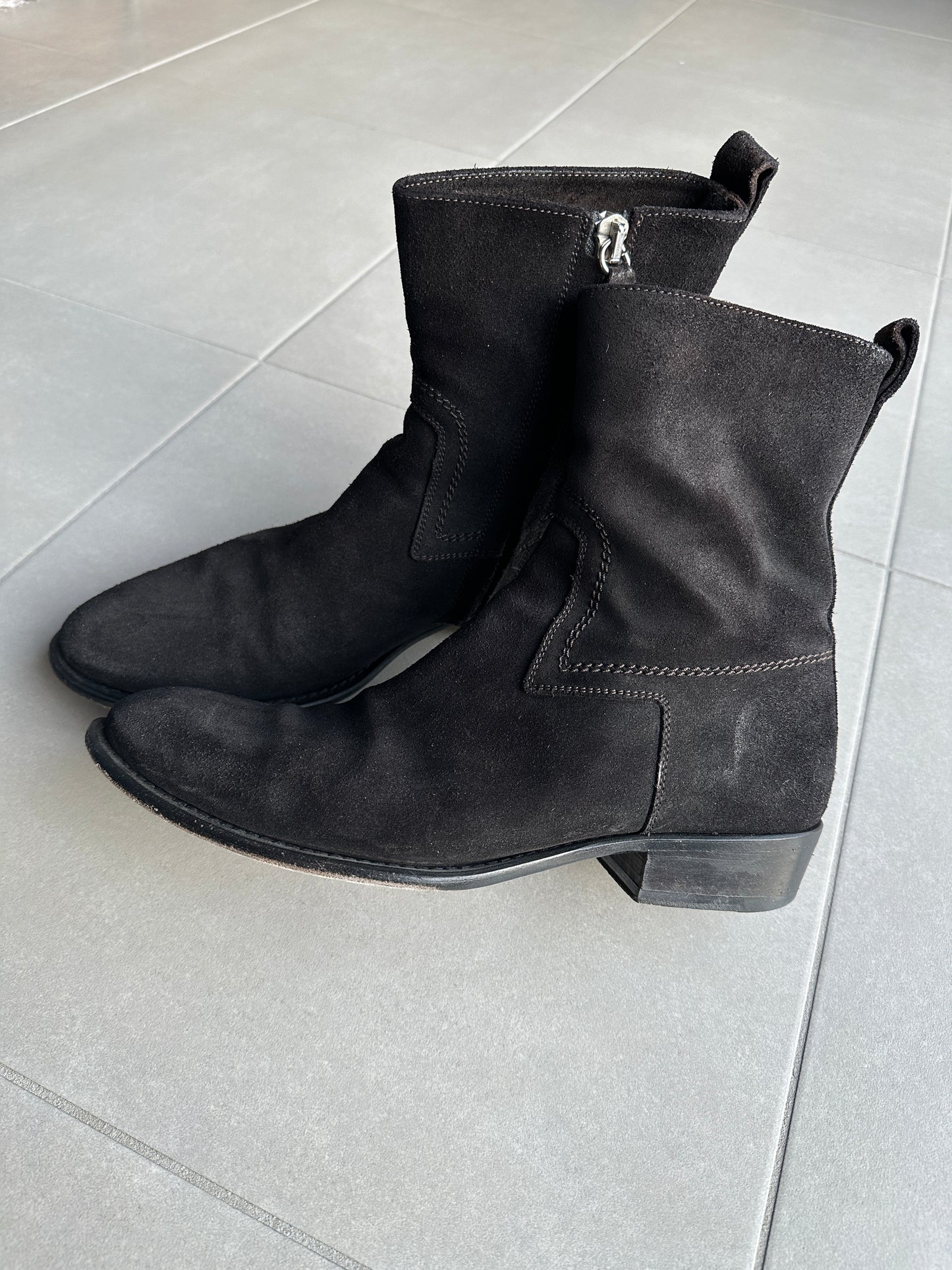 Dior Homme AW07 “Navigate” western Cuban heel suede boots