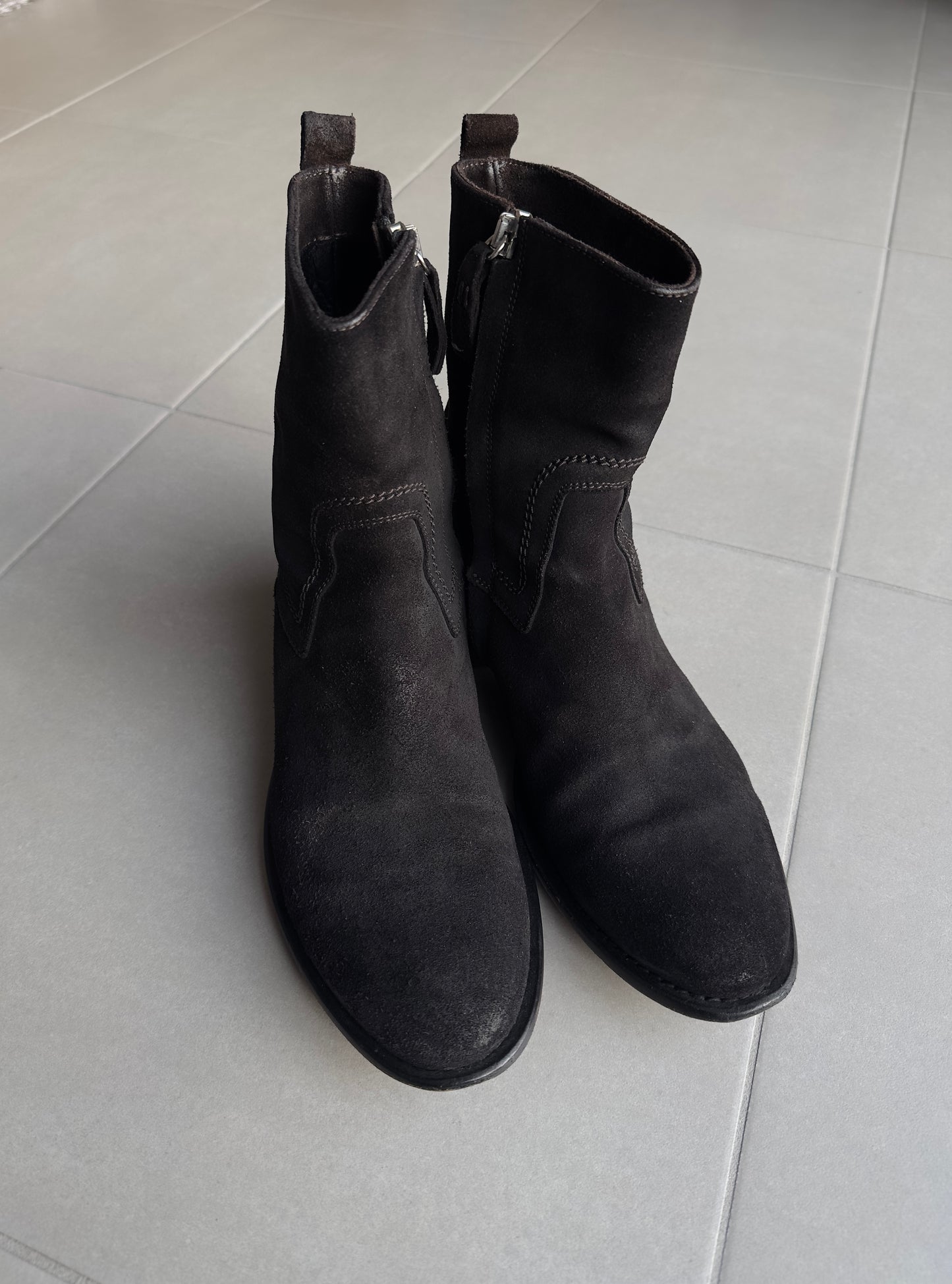 Dior Homme AW07 “Navigate” western Cuban heel suede boots
