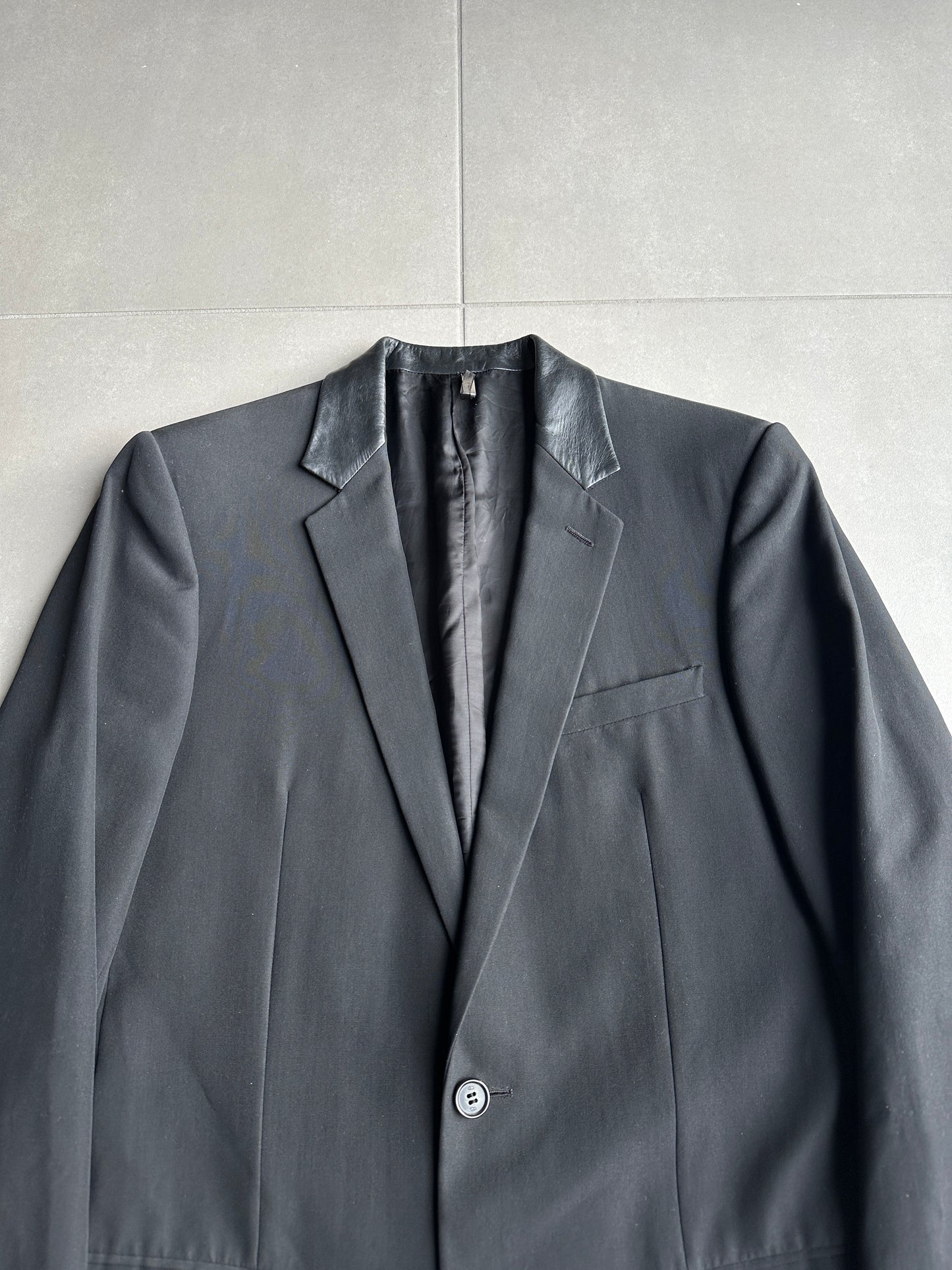 Dior Homme SS02 "red/boys don't cry" Leather collar wool coat