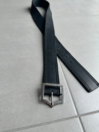 Dior Homme SS05 “BECK/Untitled” leather D point belt