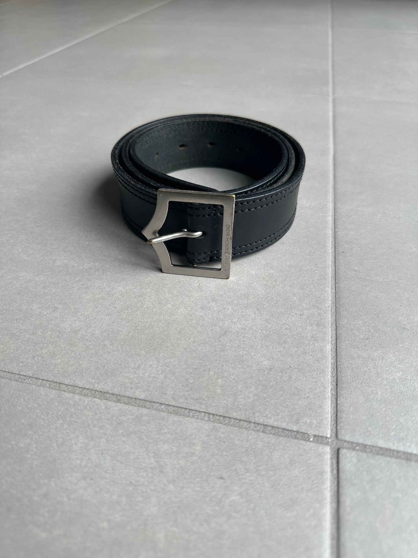 Dior Homme SS05 “BECK/Untitled” leather D point belt